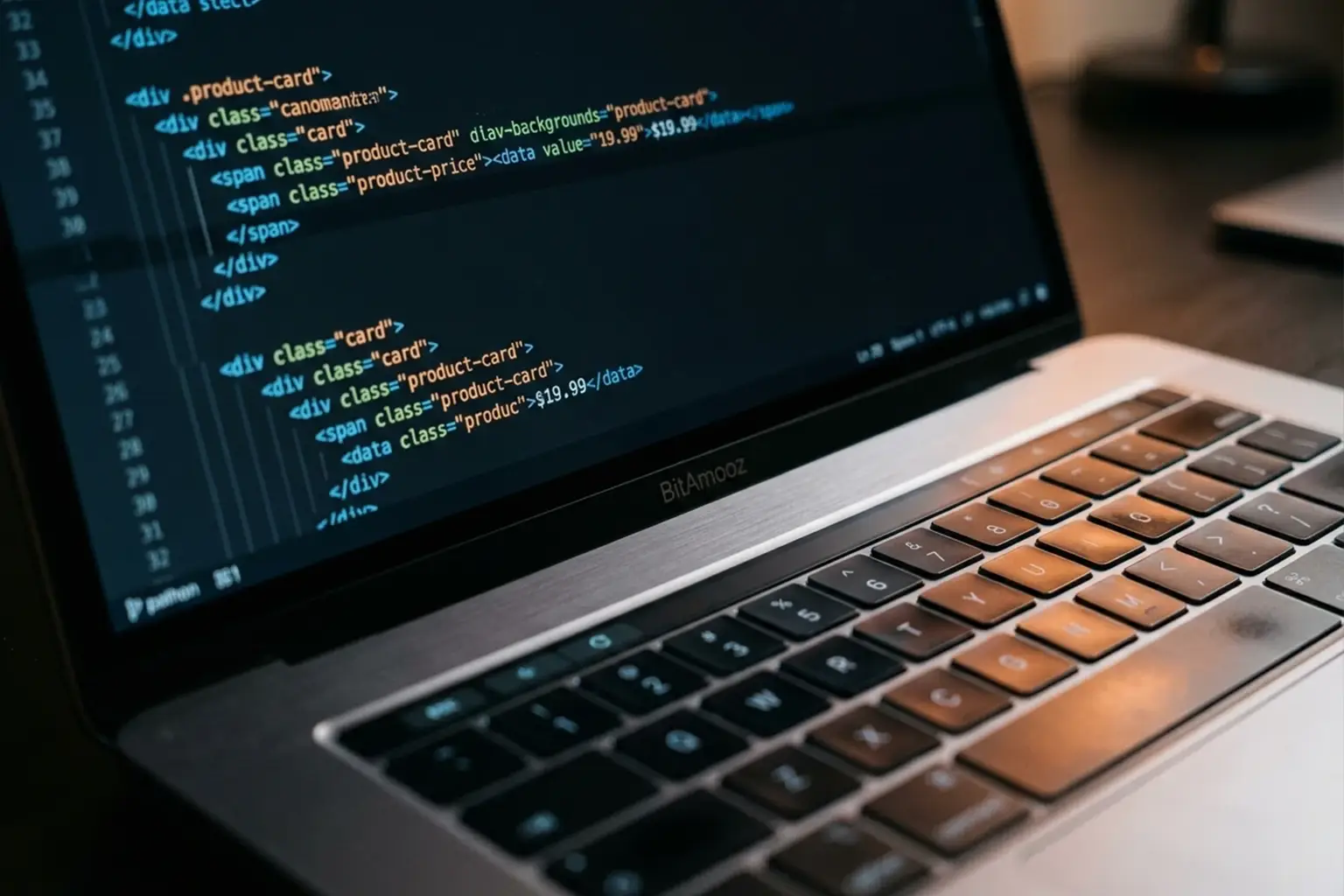 ساختار و سینتکس تگ data در HTML در محیط کدنویسی
